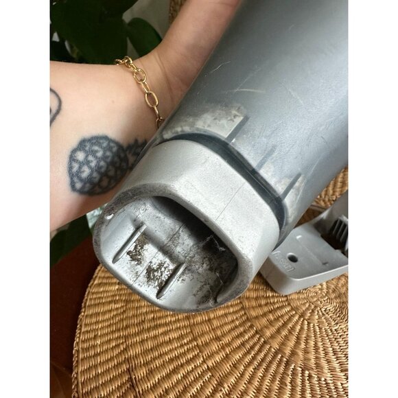 Black and decker, cordless lithium, duster, buster vacuum - Picture 6 of 9